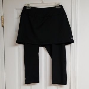 Skiirtsports skirted capri, happy girl style